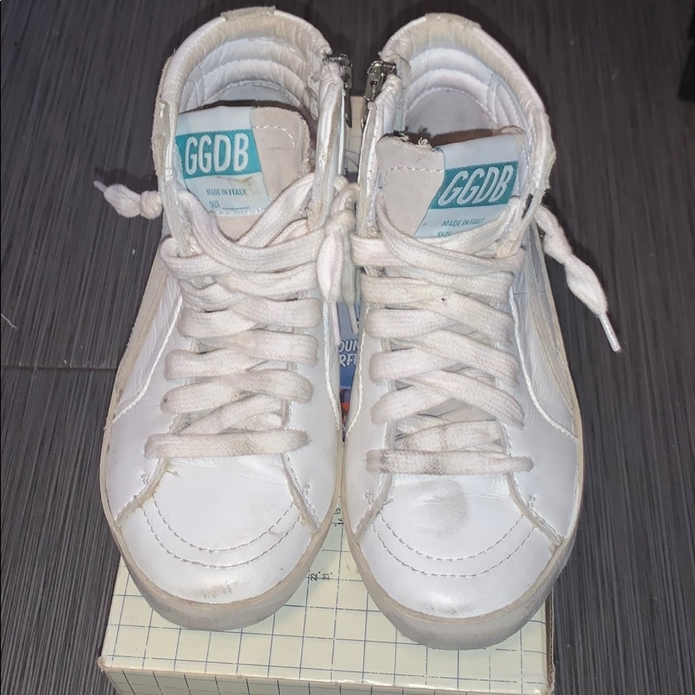 Golden goose Francy “Pre distressed” boy sneaker.